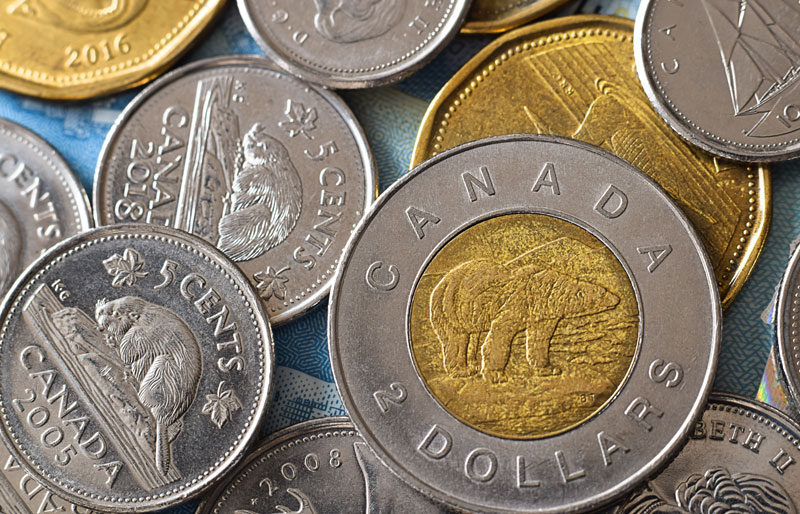 Cadrage sur des pièces de monnaie canadiennes